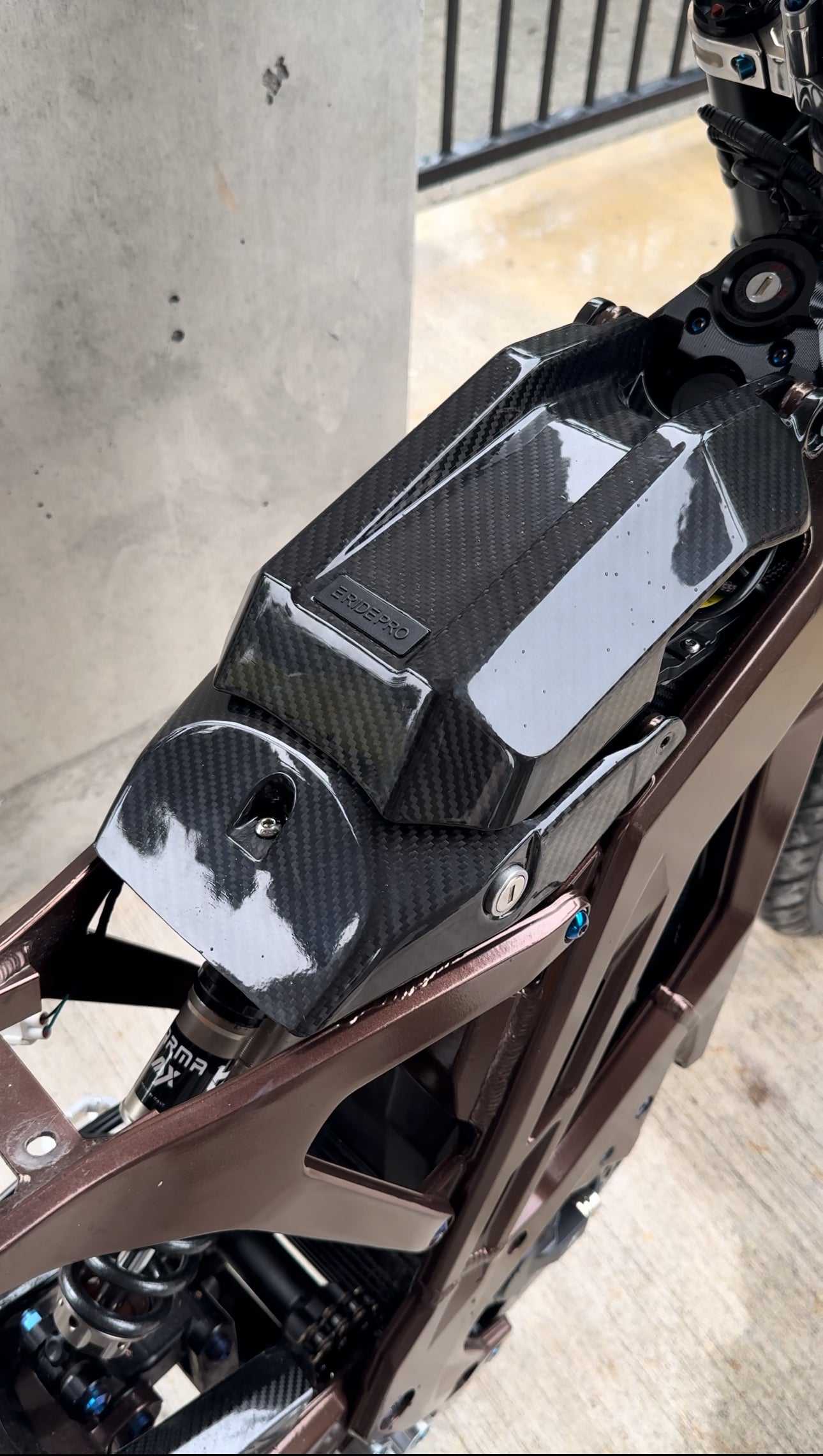 Eride pro real carbon fiber battery lid lock upgrade
