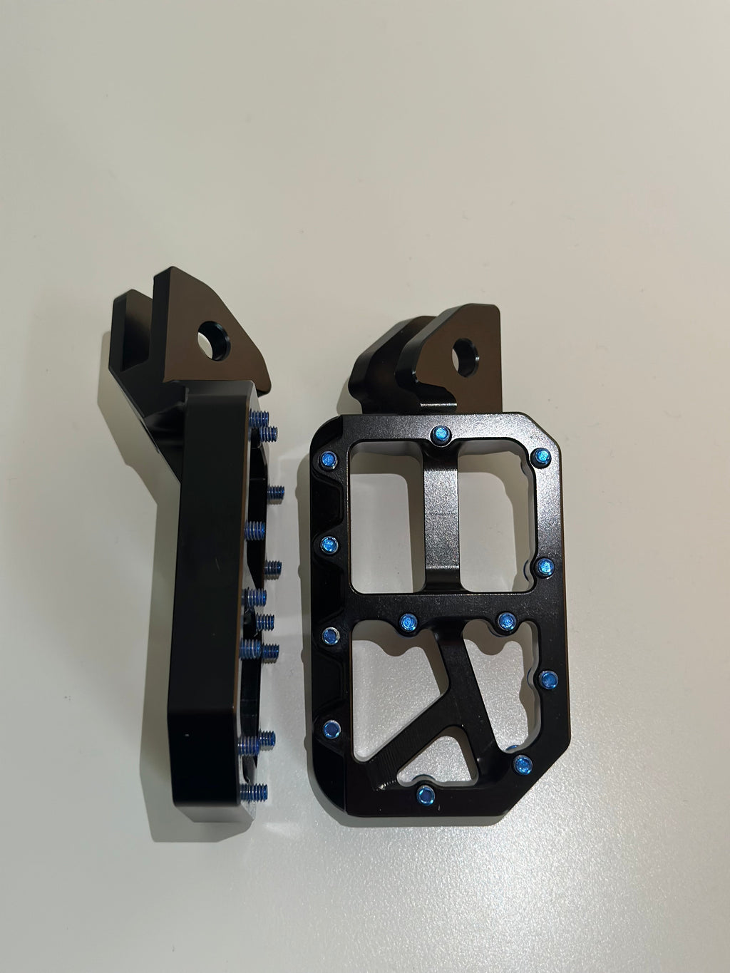 Black Wide Foot Pegs