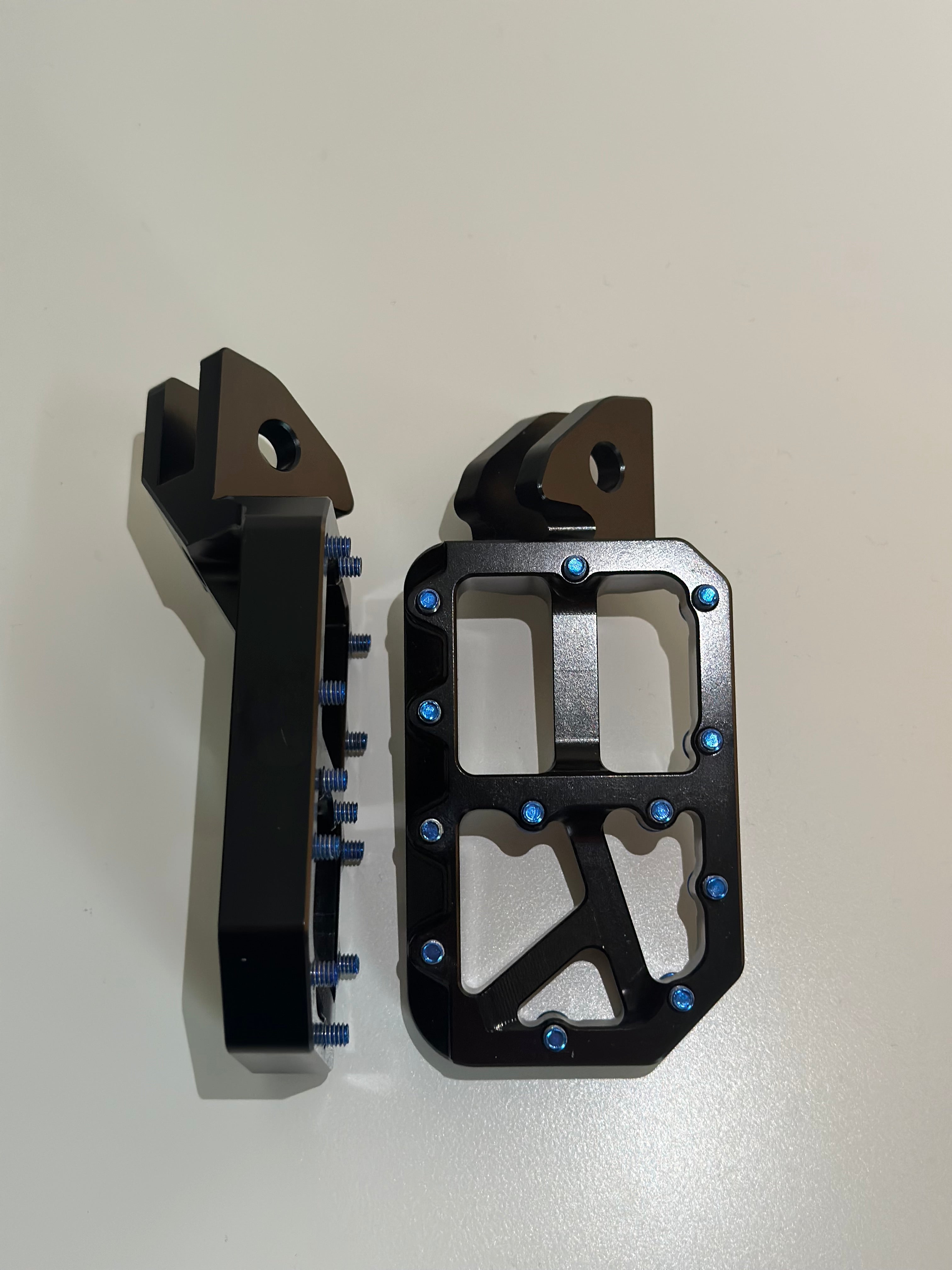 Black Wide Foot Pegs
