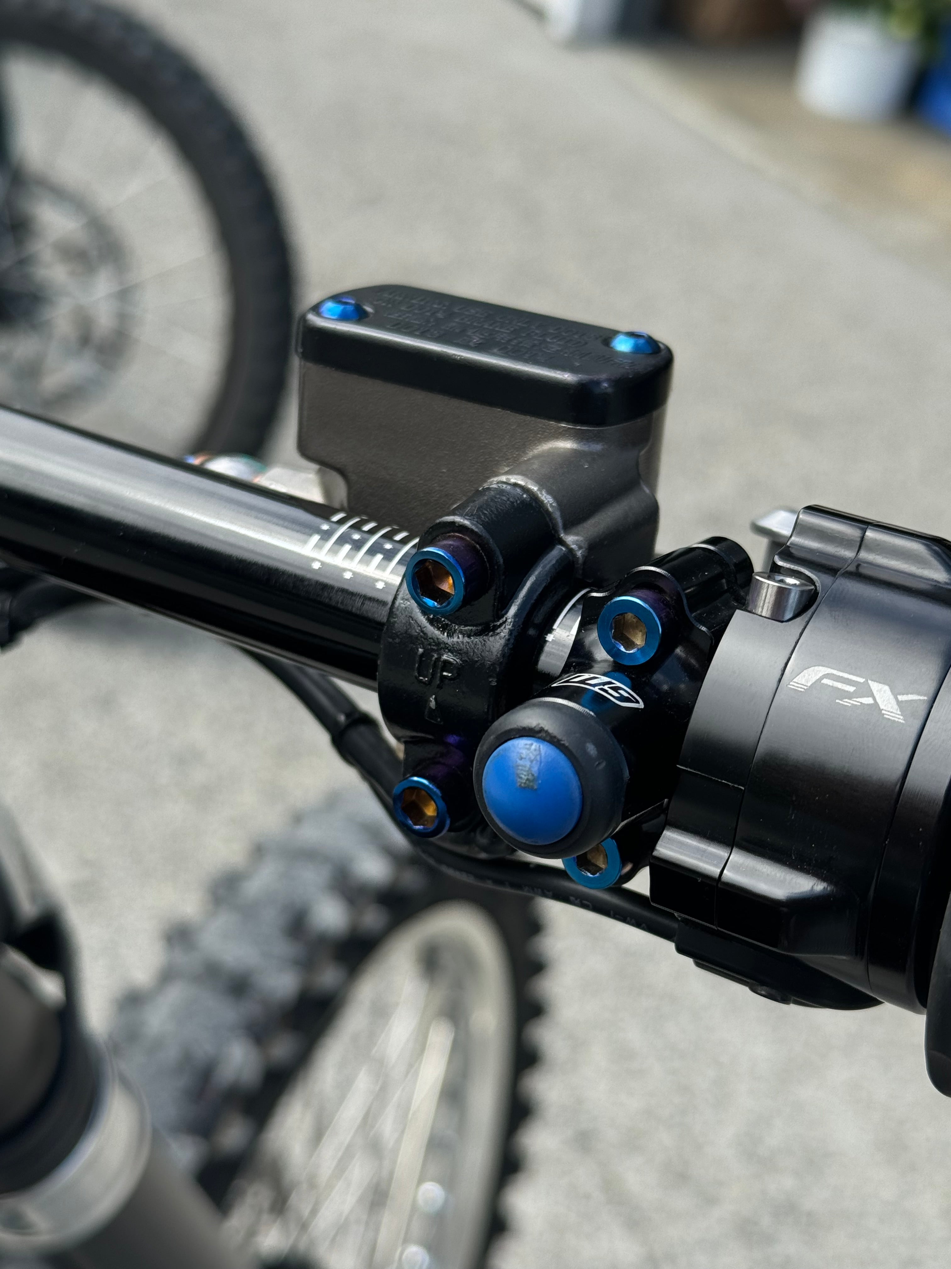 Ultra Bee Brake Mount Holder