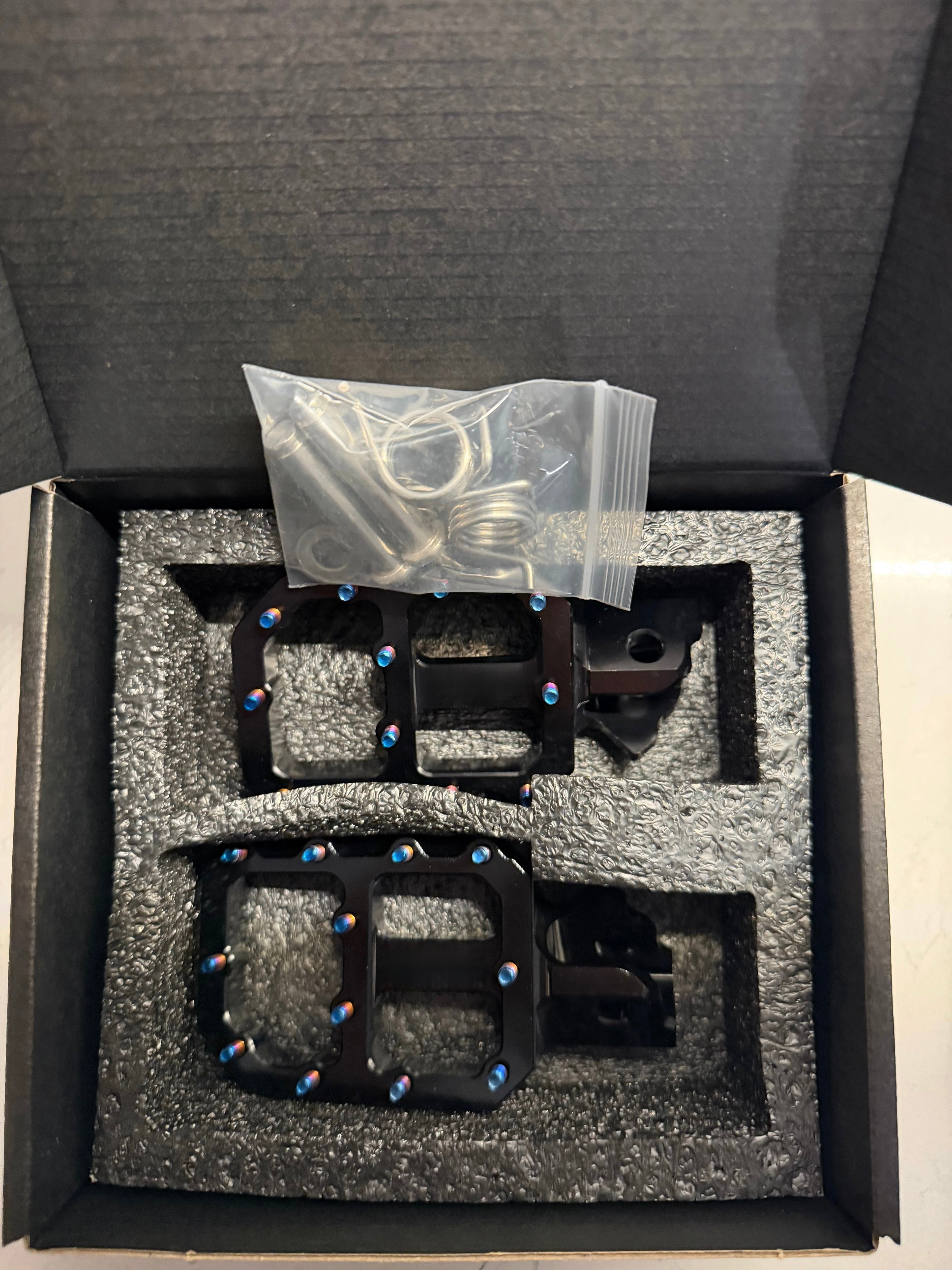 Surron/talaria/eride Wide Pegs BLACK